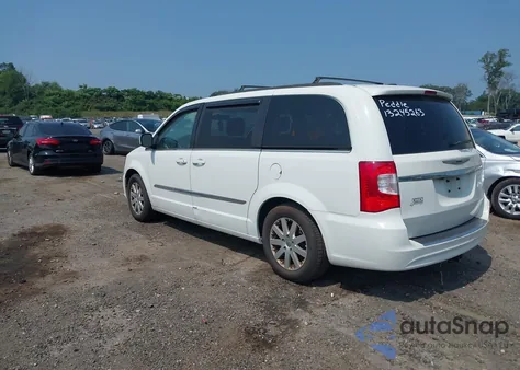 2015 Chrysler Town & Country Touring z USA, uszkodzony, nr VIN 2C4RC1BG1FR726821